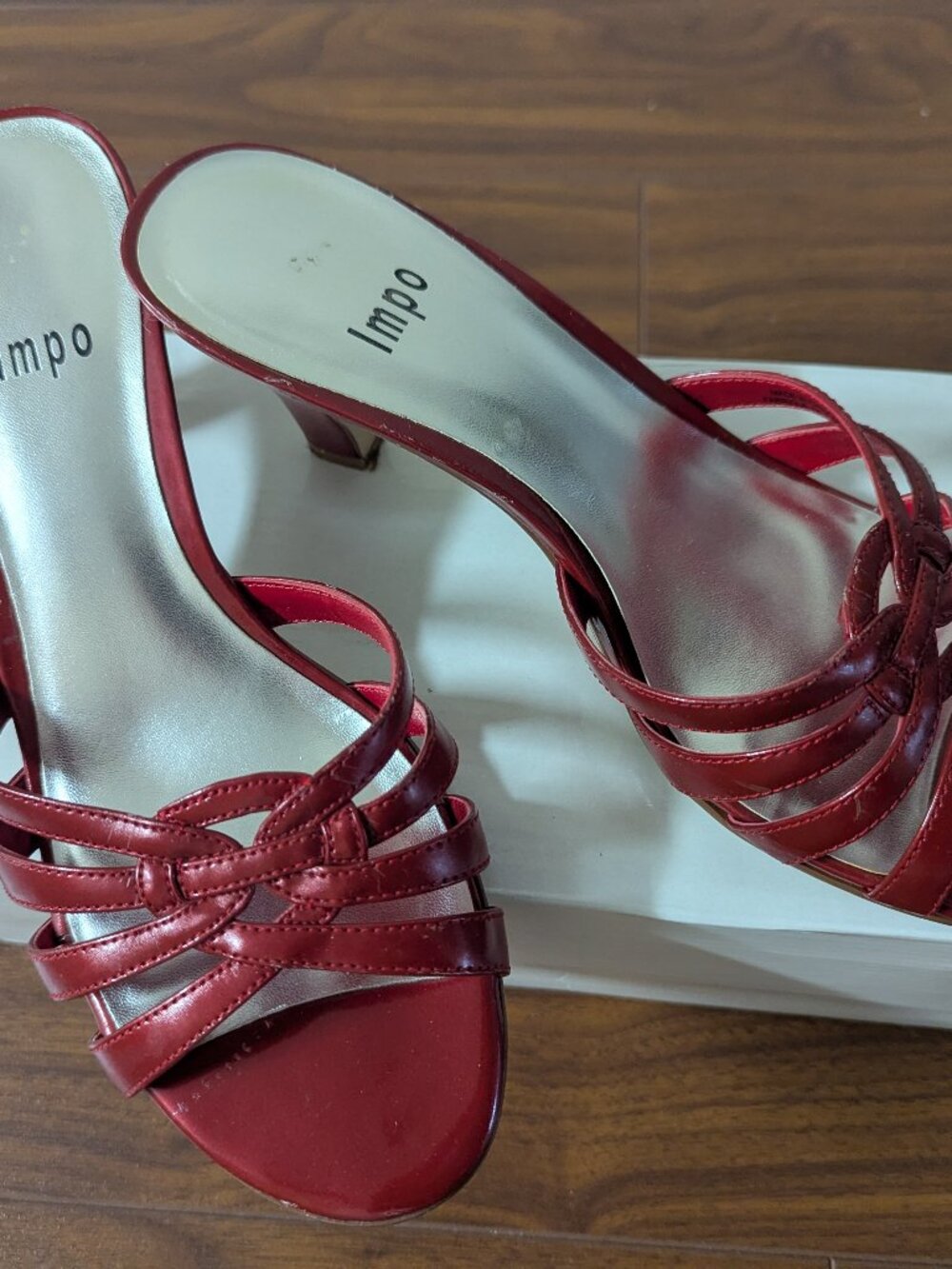 Women's low heel sandals